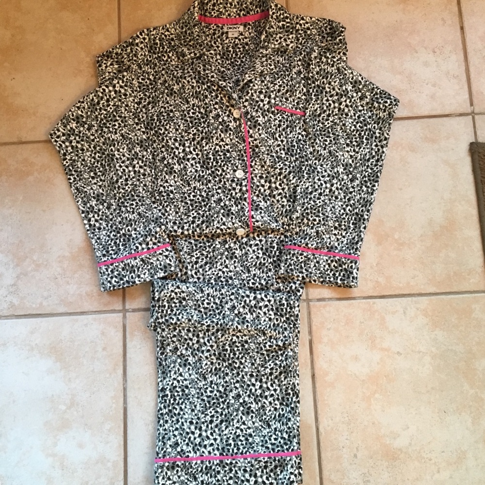 DKNY PAJAMAS